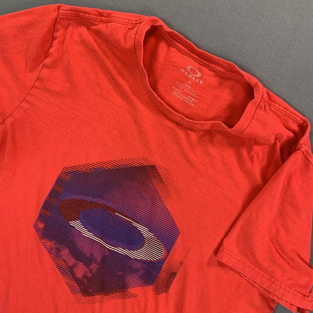 Oakley‎ Shirt Mens Medium Red Hex Logo Graphic Short Sleeve Casual Crewneck Tee